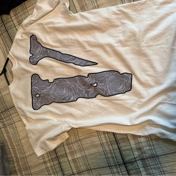 T-shirts and Jeans - Picture 7 of 16